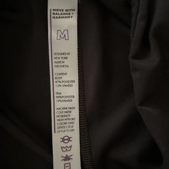 Zuzuzen Black Leopard Print Leggings with Zipper on Lower Women Size M - Picture 3 of 3